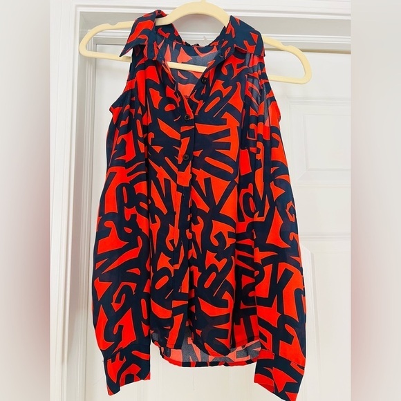 Tops - Beautiful Ligali small blouse in red and blue with cut out shoulders